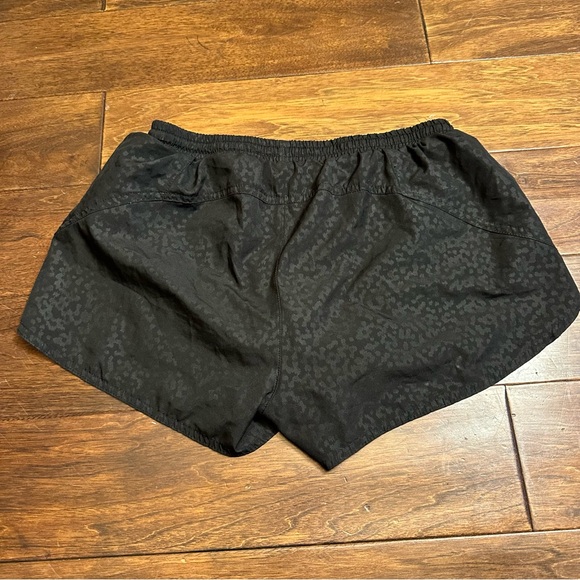 Old Navy Active Women's Athletic Shorts Medium Bundle of 4 - Picture 6 of 12